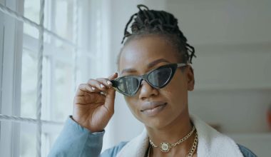 Kenyan artist Njerae in the 'Loving' music video.